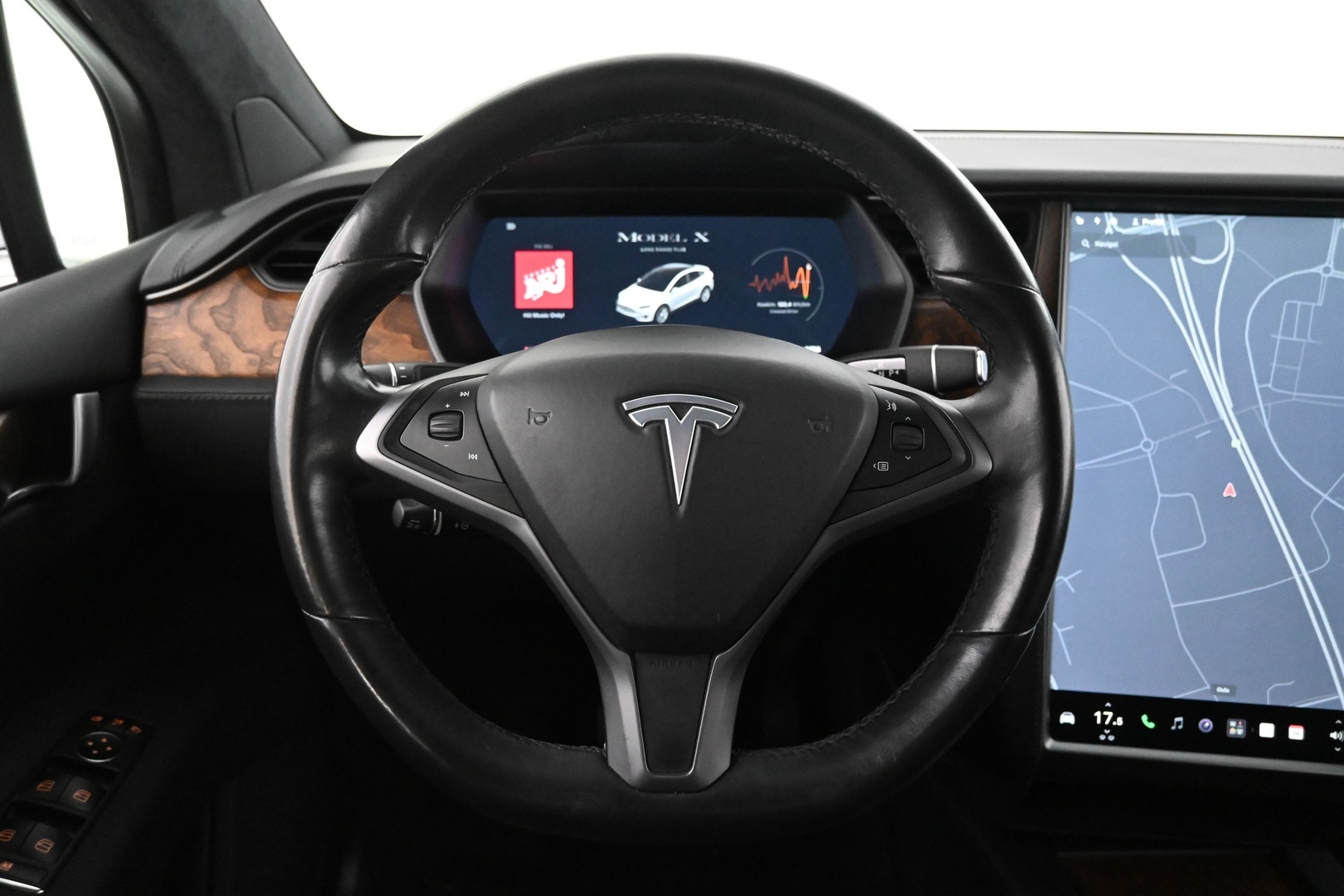 TESLA Model X 2021