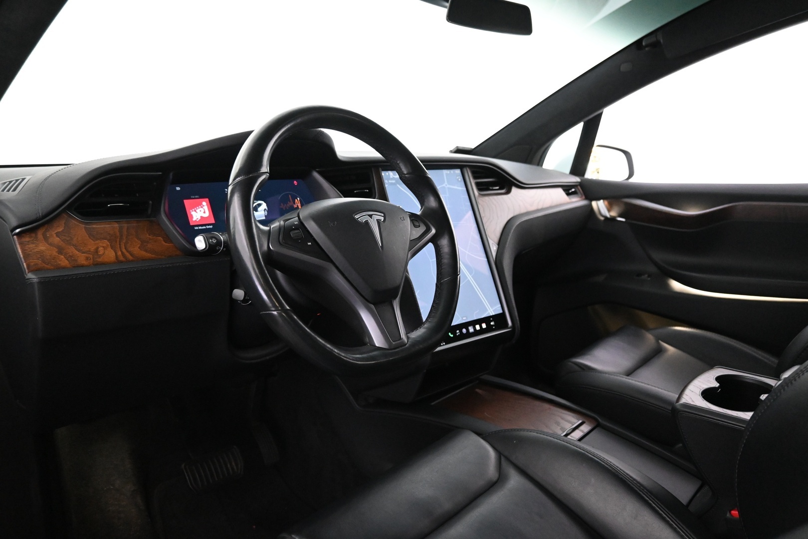 TESLA Model X 2021