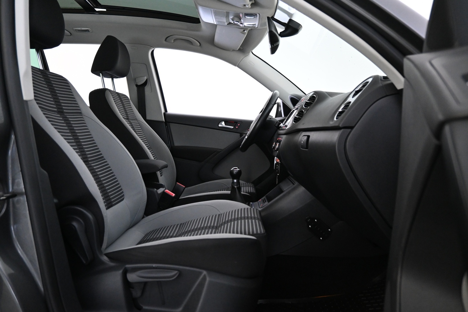 VOLKSWAGEN Tiguan 2011