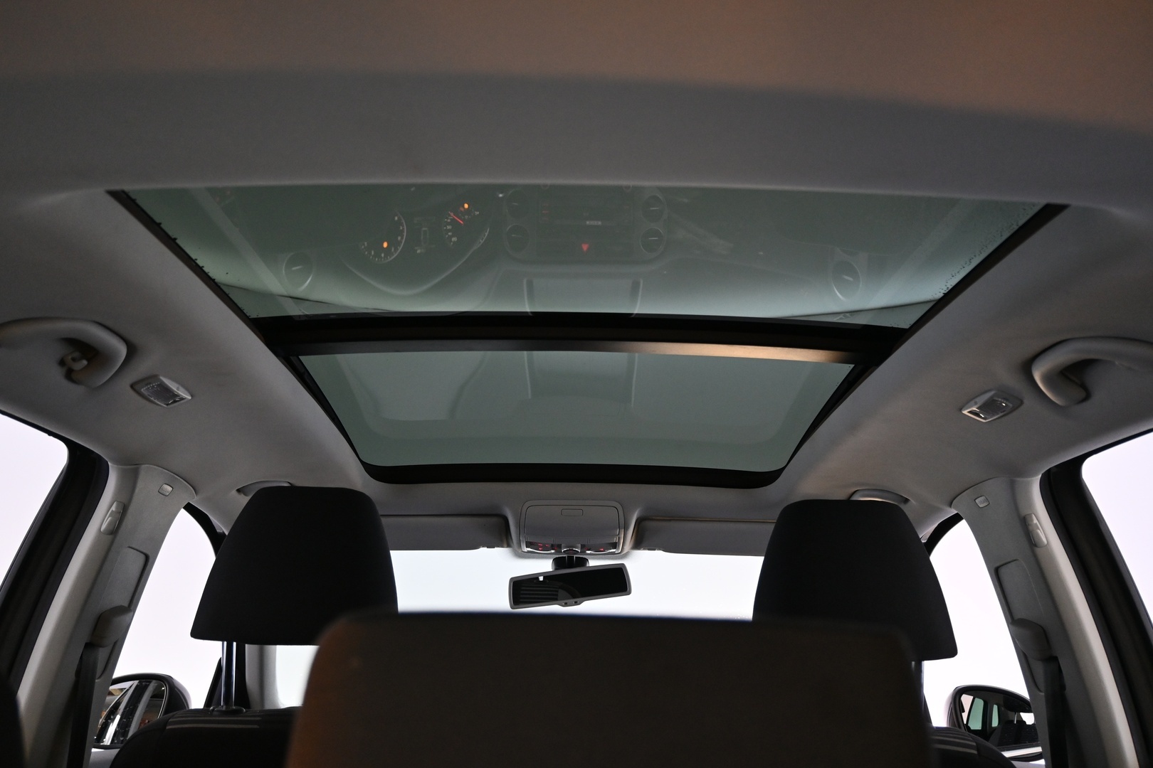 VOLKSWAGEN Tiguan 2011