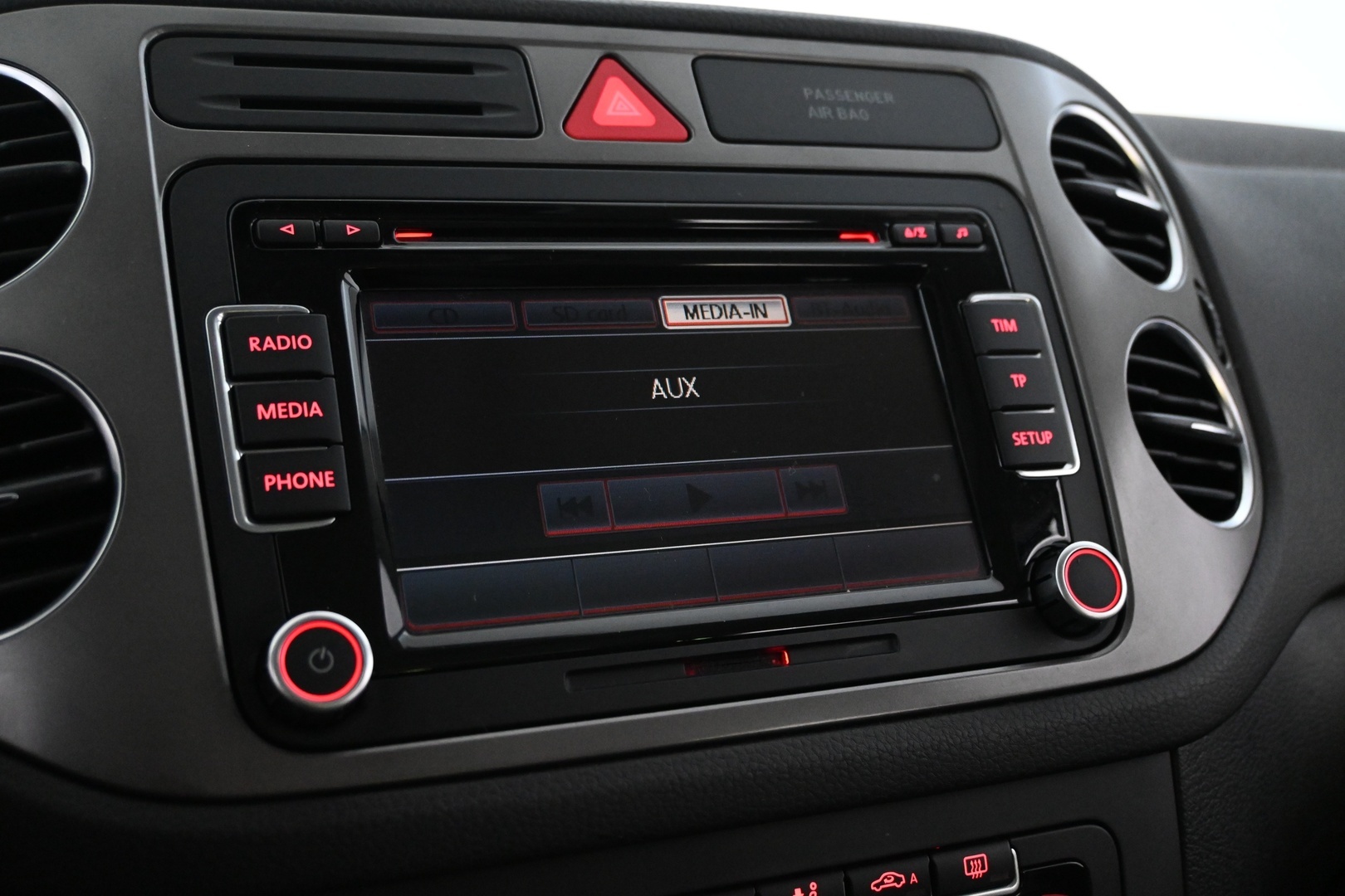 VOLKSWAGEN Tiguan 2011