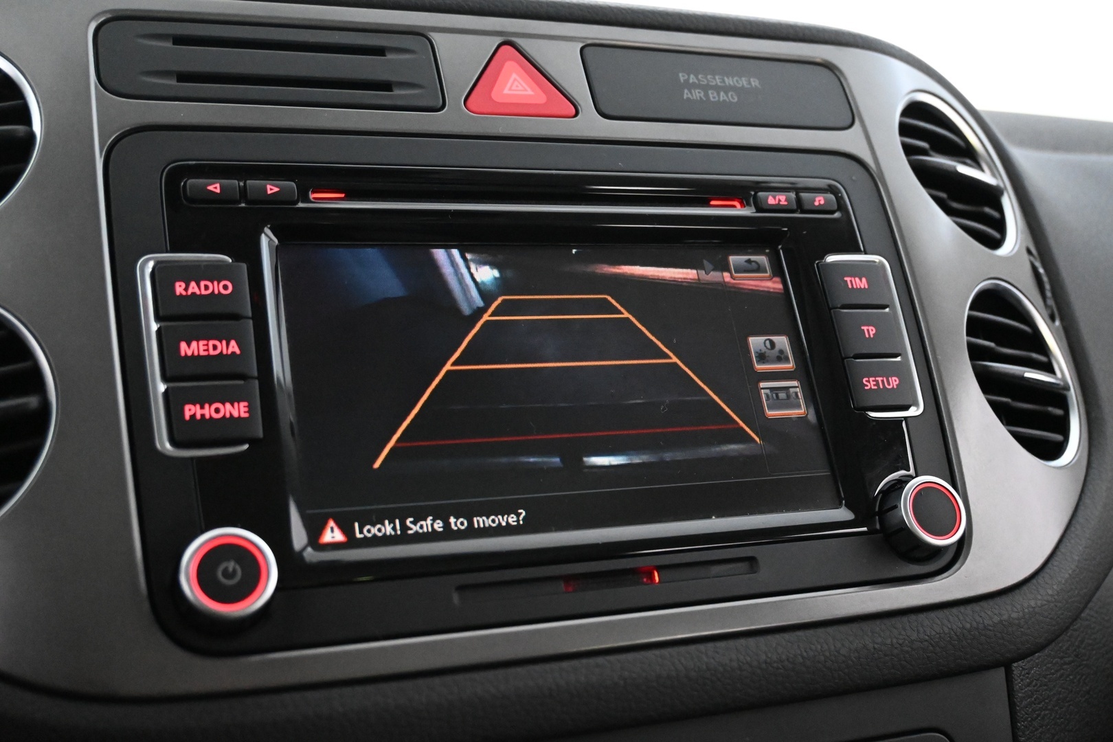 VOLKSWAGEN Tiguan 2011