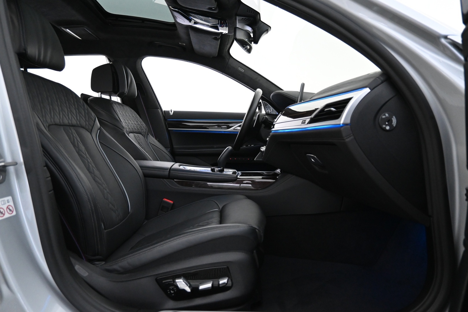 BMW 745 2020