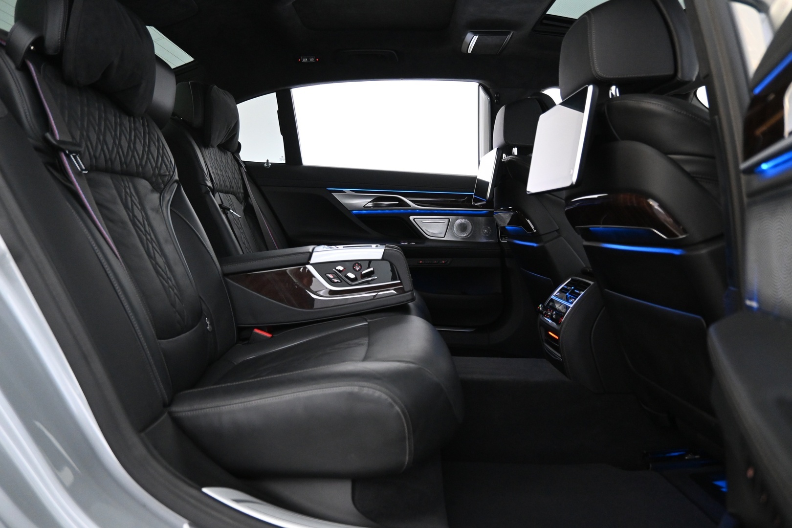 BMW 745 2020