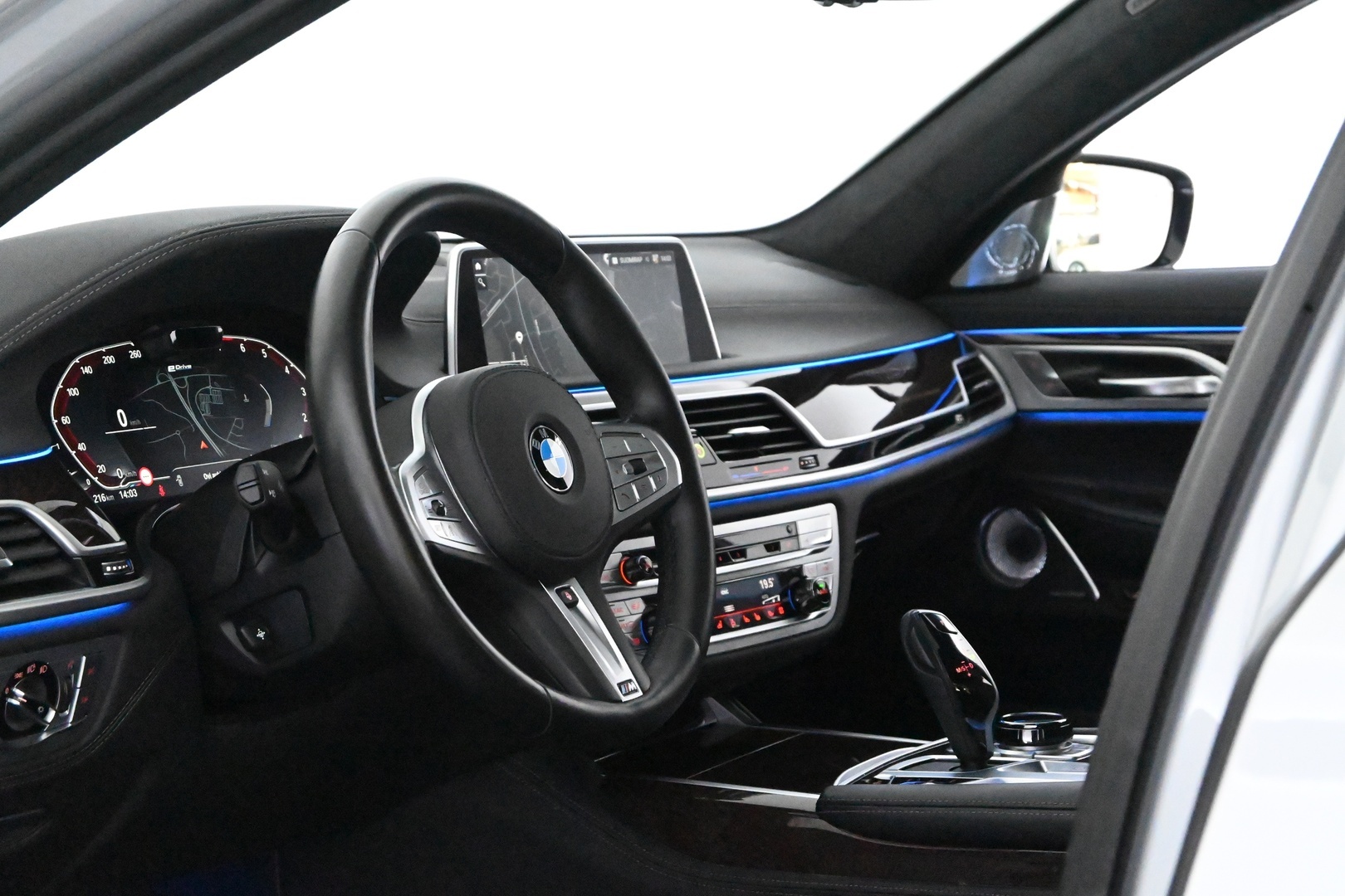 BMW 745 2020