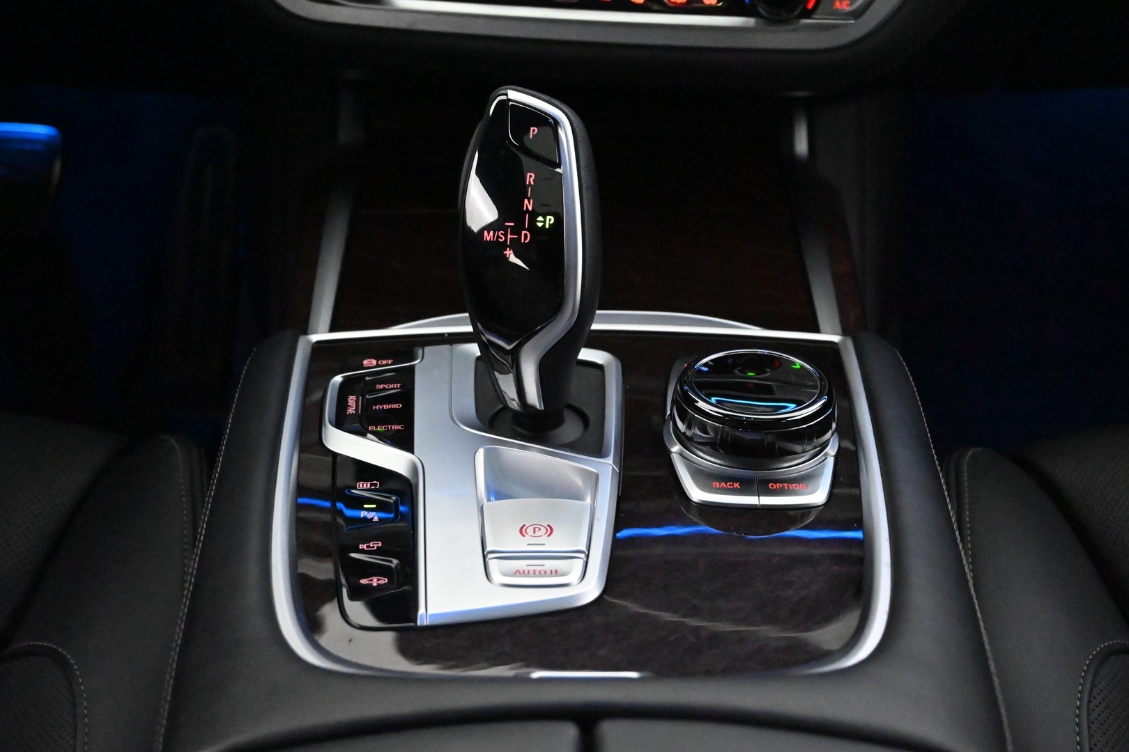 BMW 745 2020