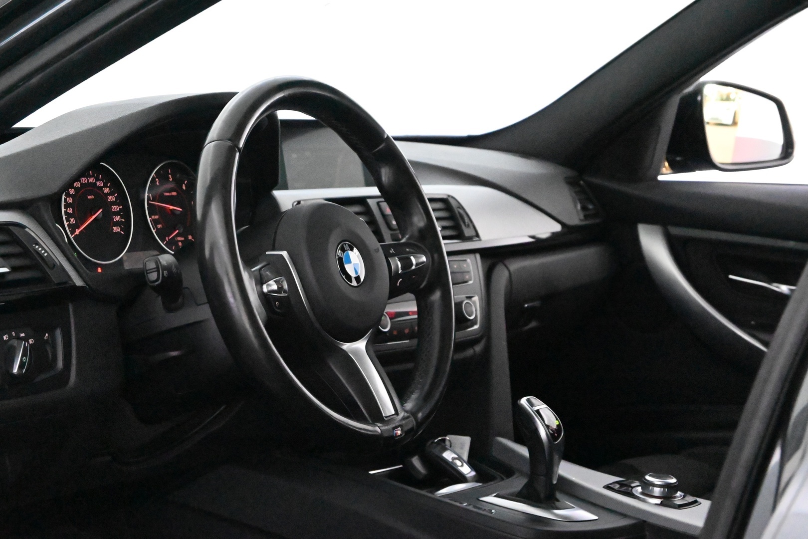 BMW 330 2013