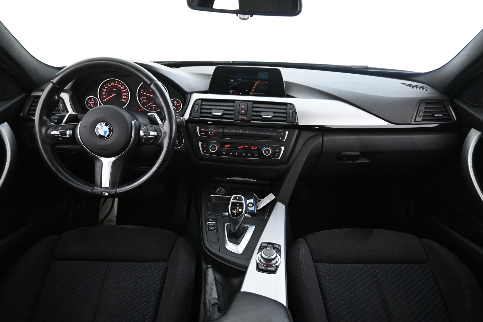 BMW 330 2013