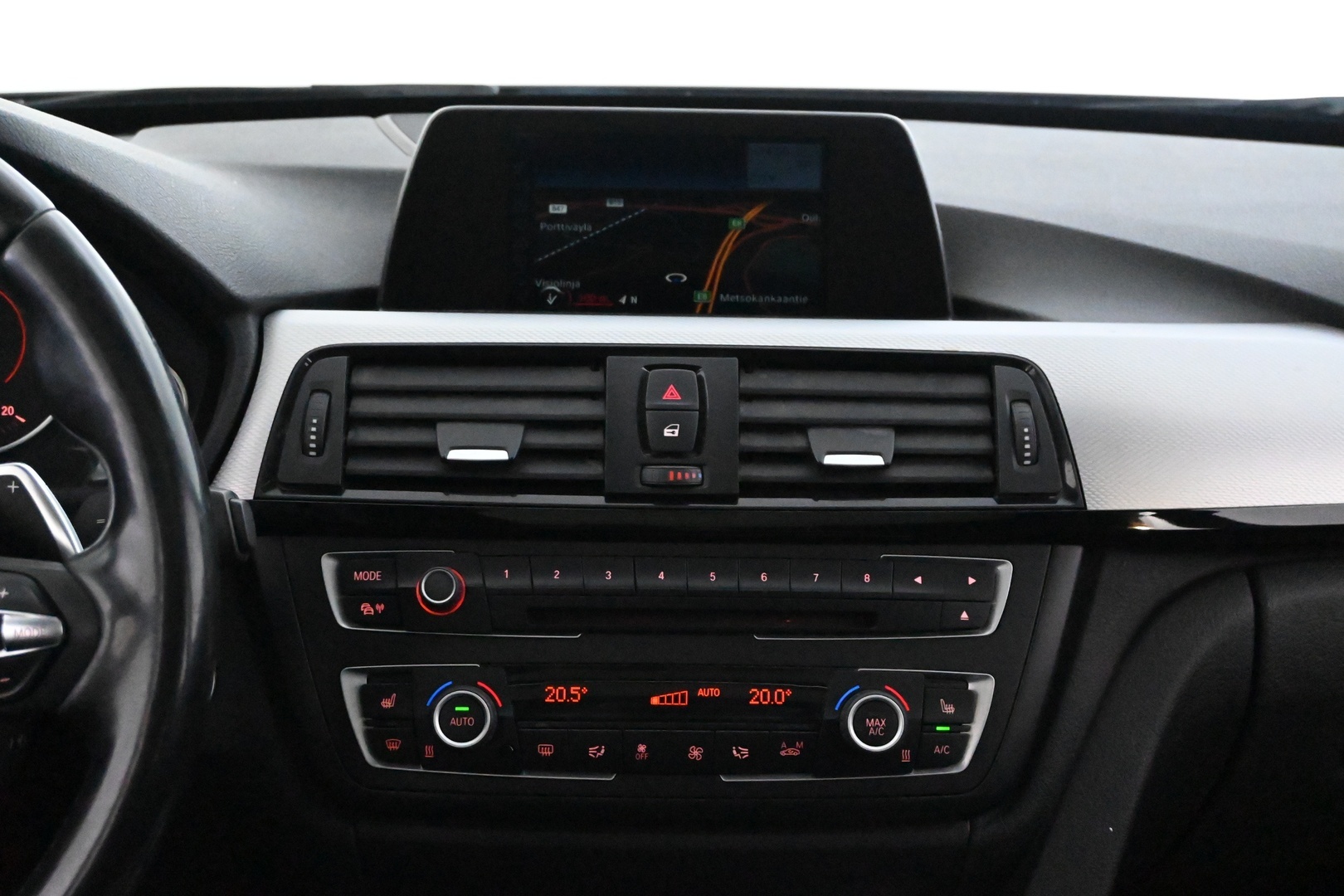 BMW 330 2013
