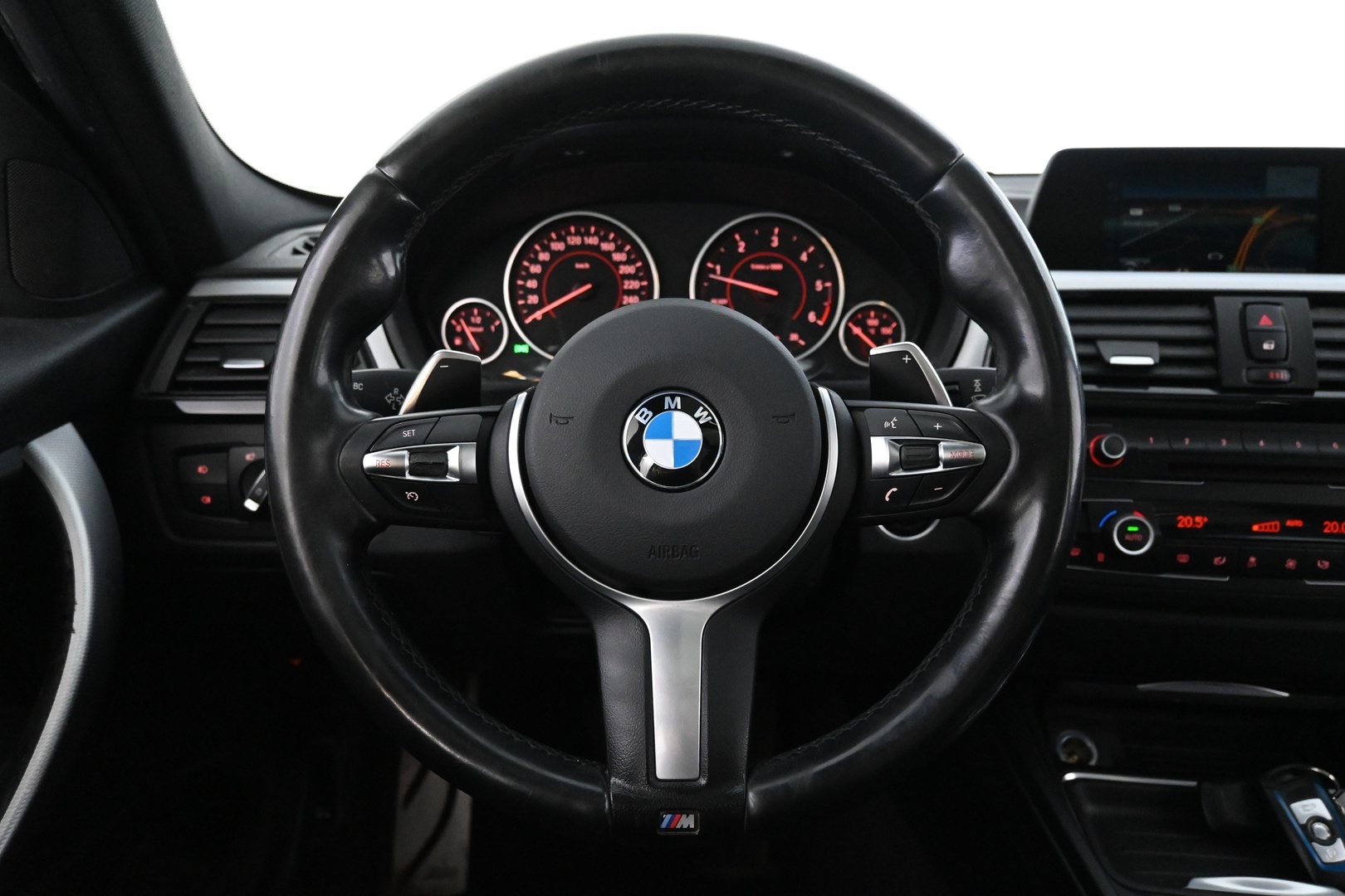 BMW 330 2013