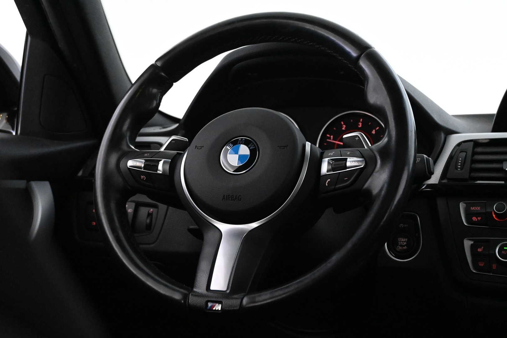 BMW 330 2013
