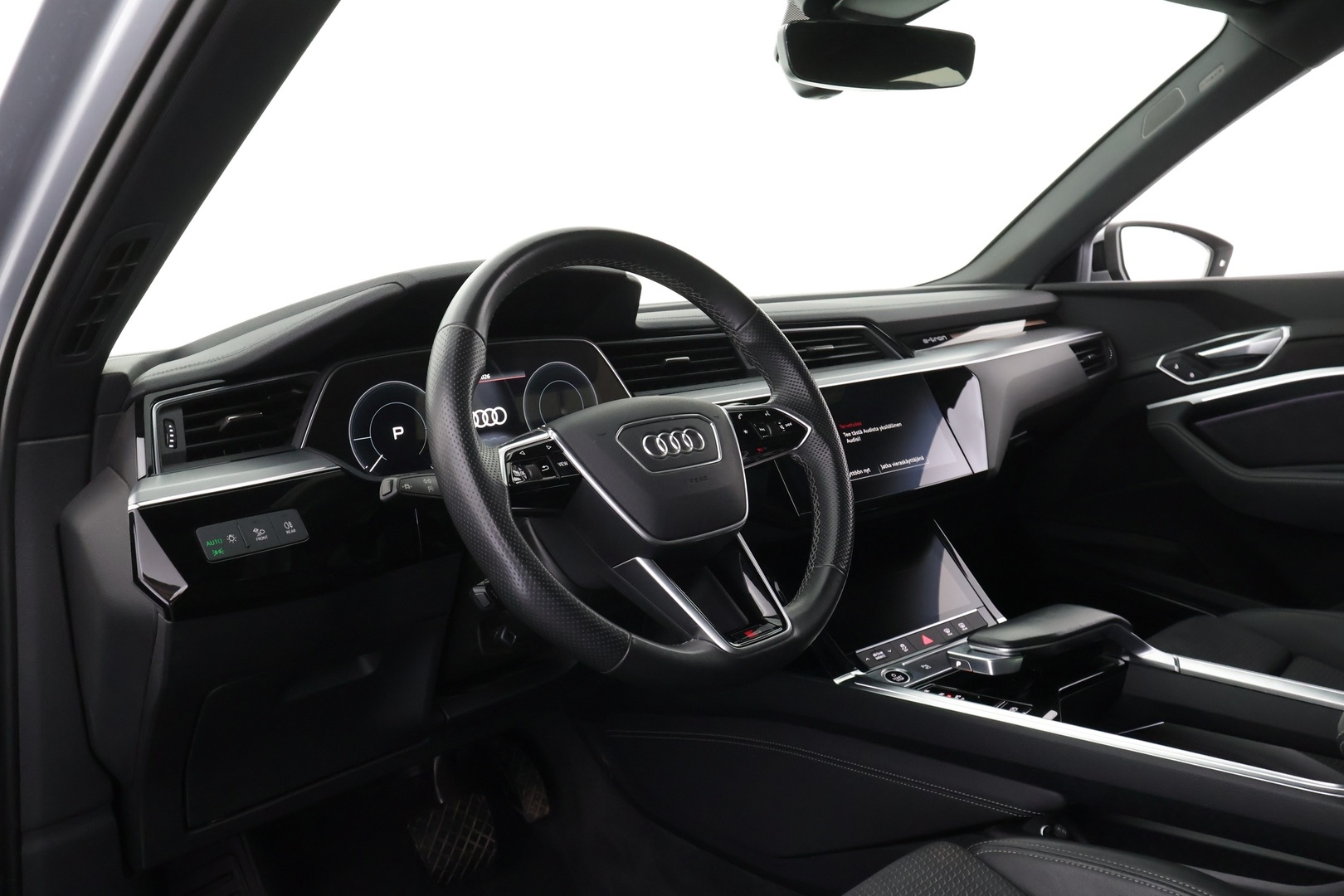 AUDI e-tron 2022