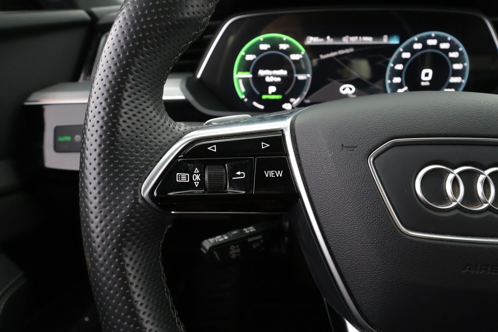 AUDI e-tron 2022
