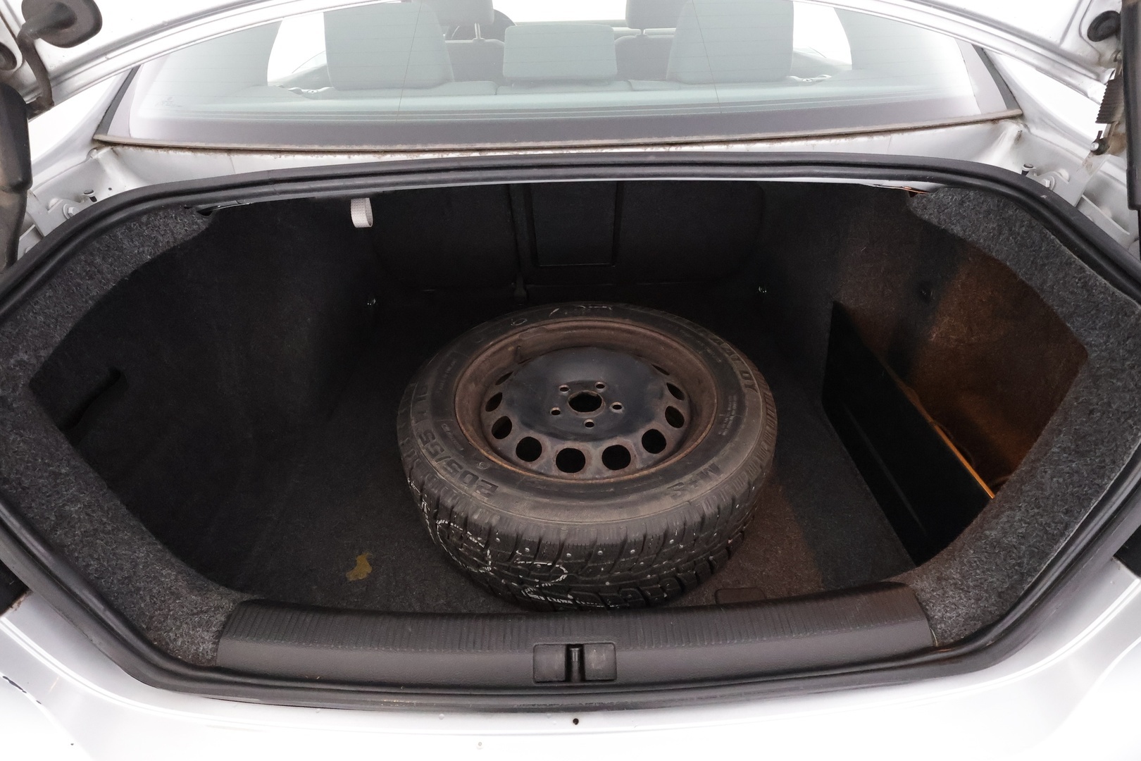 VOLKSWAGEN Jetta 2006