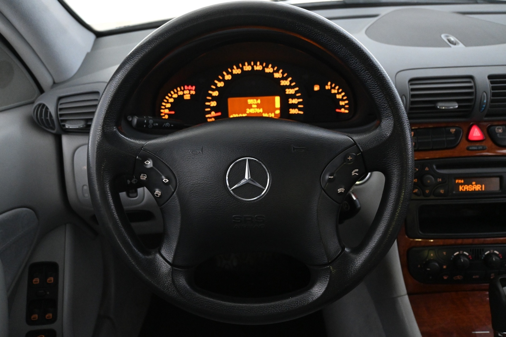 MERCEDES-BENZ C 2001