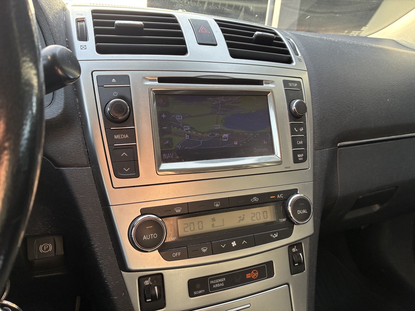 TOYOTA Avensis 2012