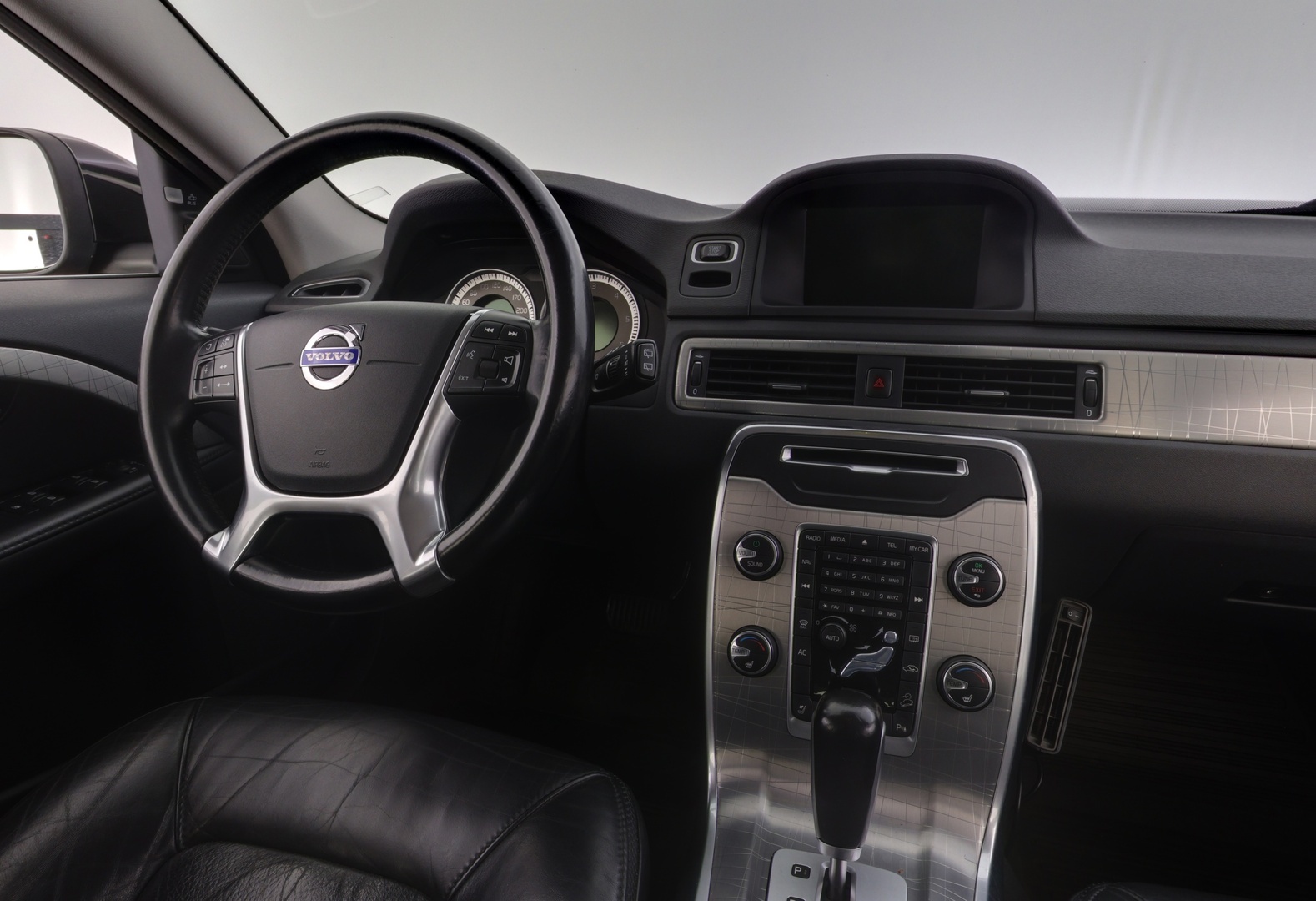 VOLVO XC70 2012