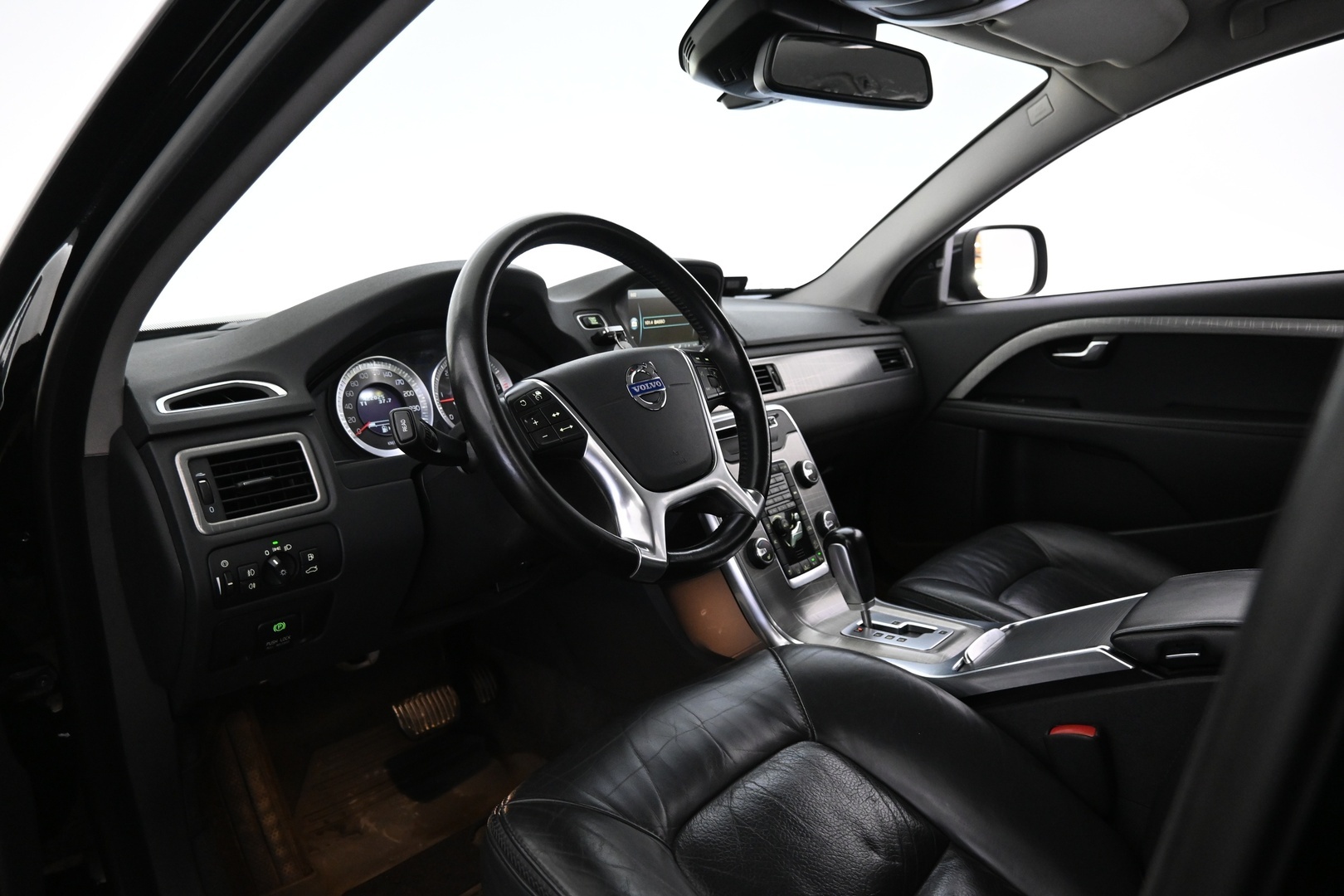 VOLVO XC70 2012