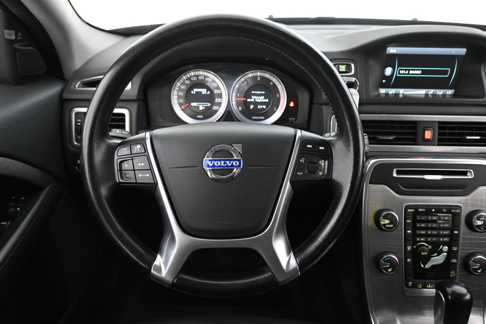 VOLVO XC70 2012