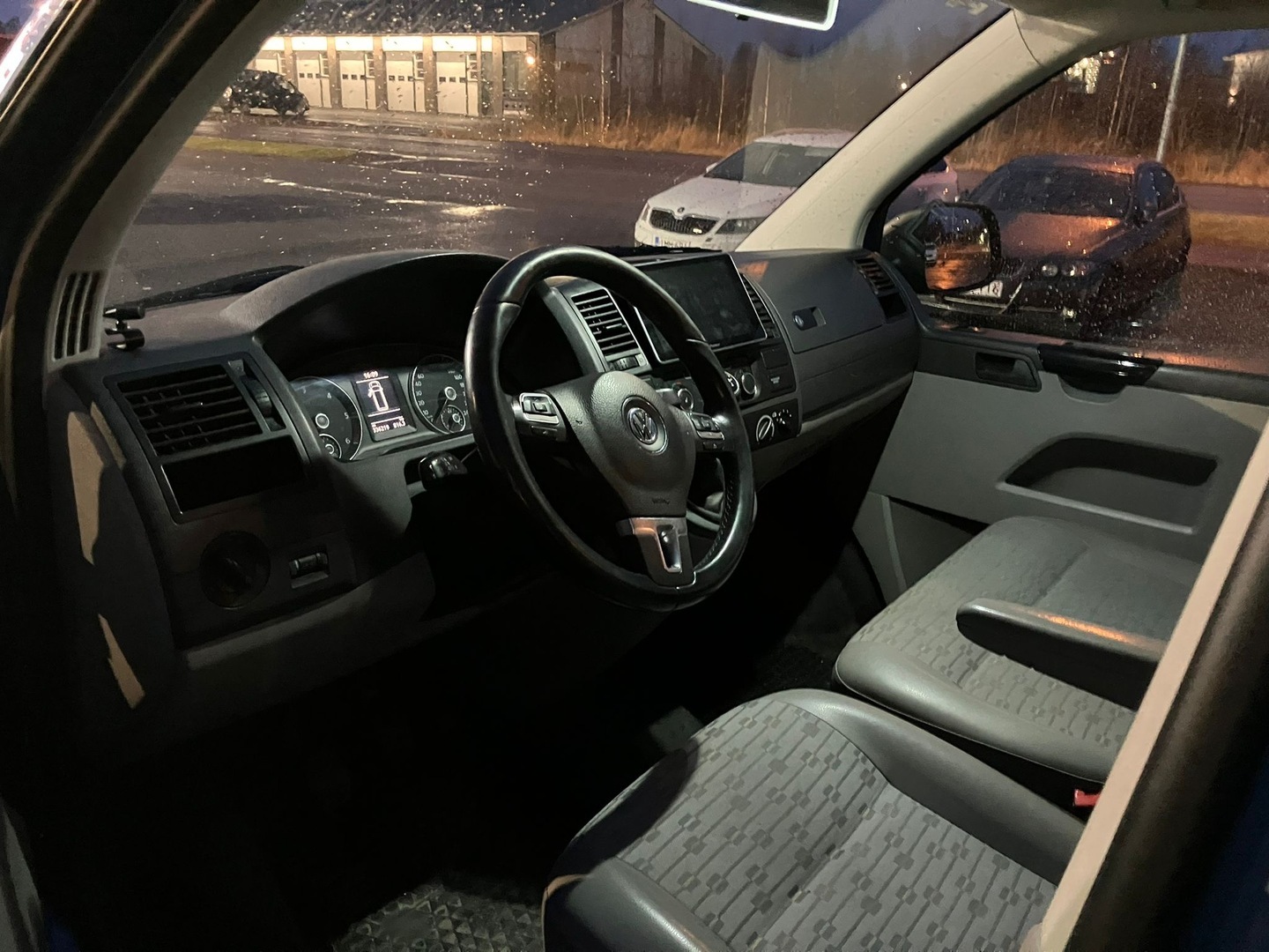 VOLKSWAGEN Transporter 2010