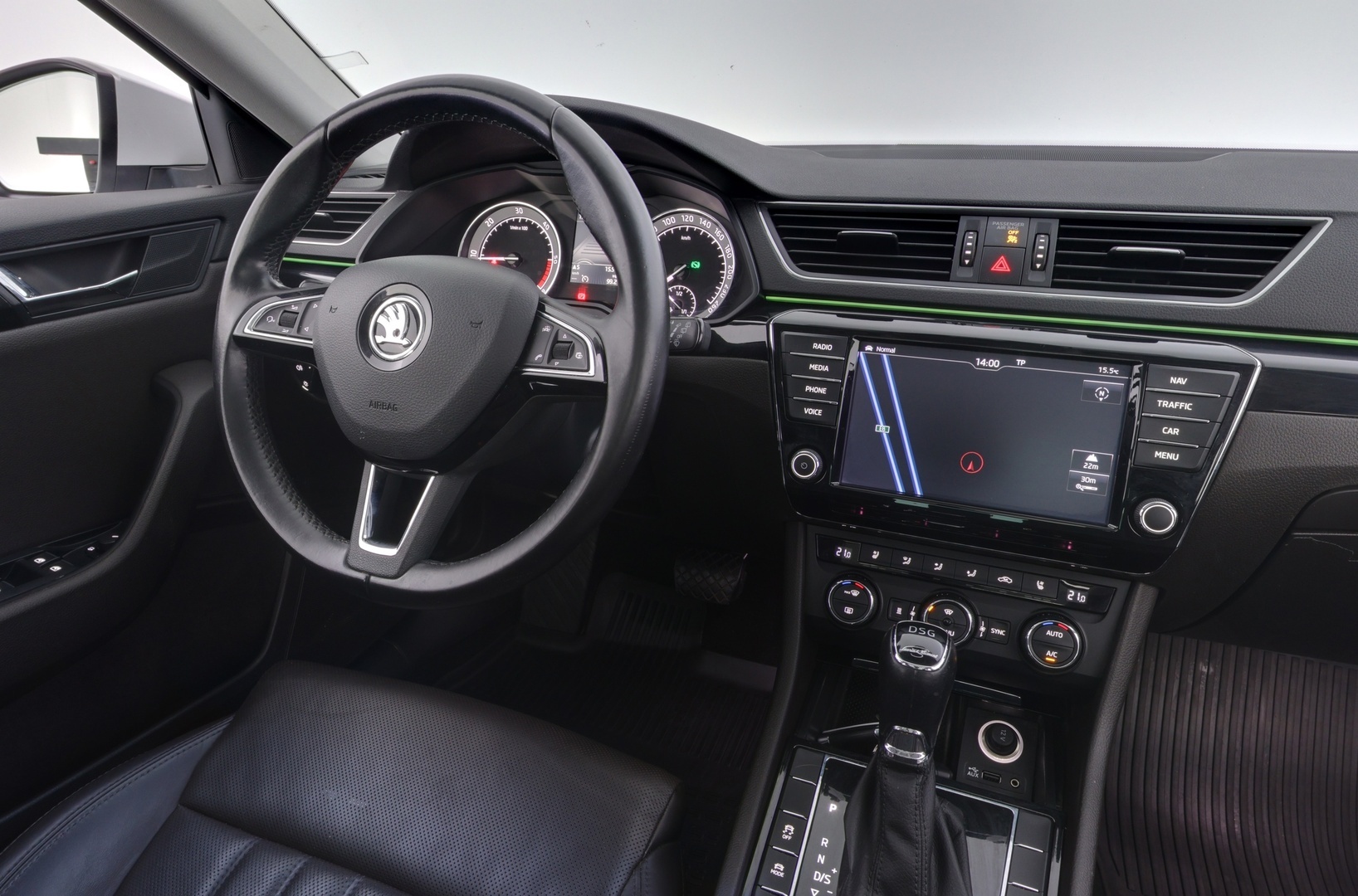 SKODA Superb 2016