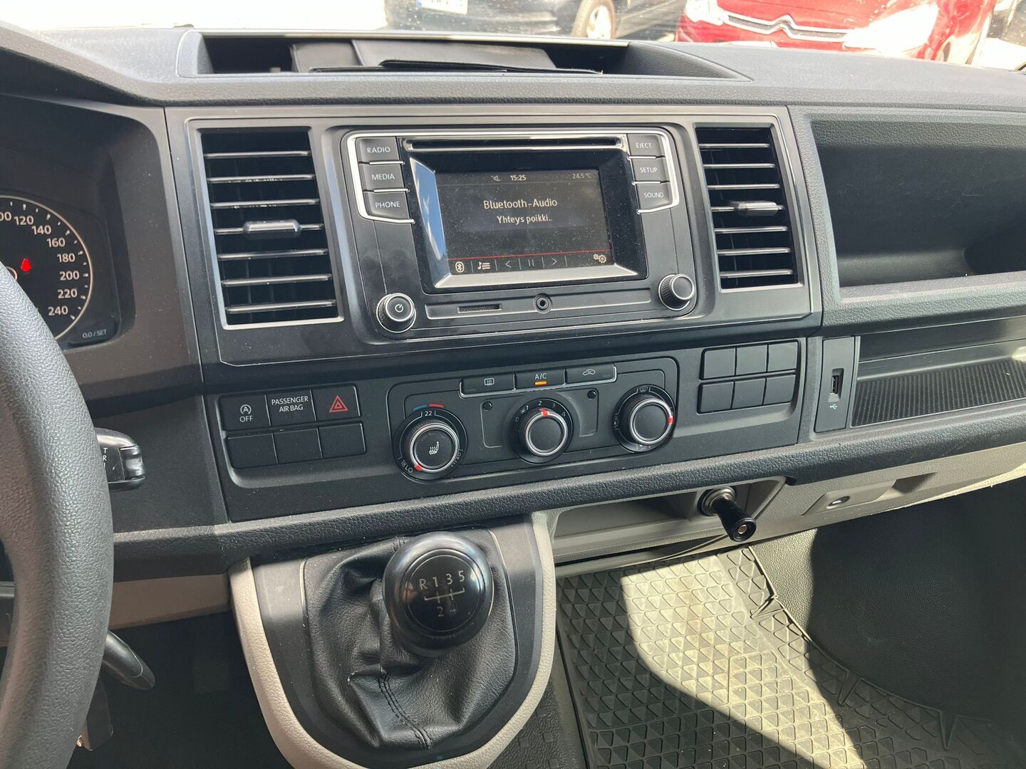VOLKSWAGEN Transporter 2016