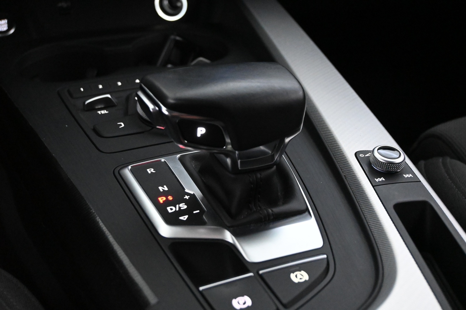 AUDI A4 2018
