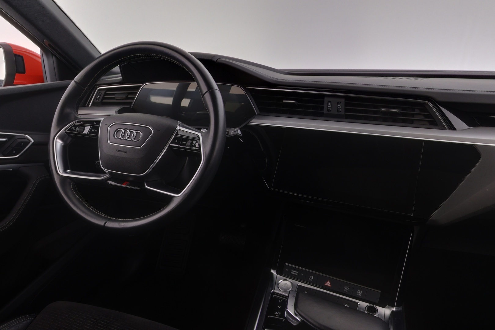 AUDI e-tron 2019
