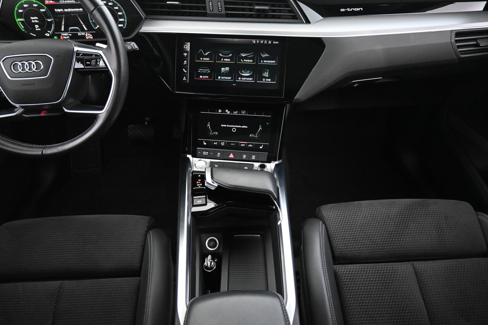 AUDI e-tron 2019