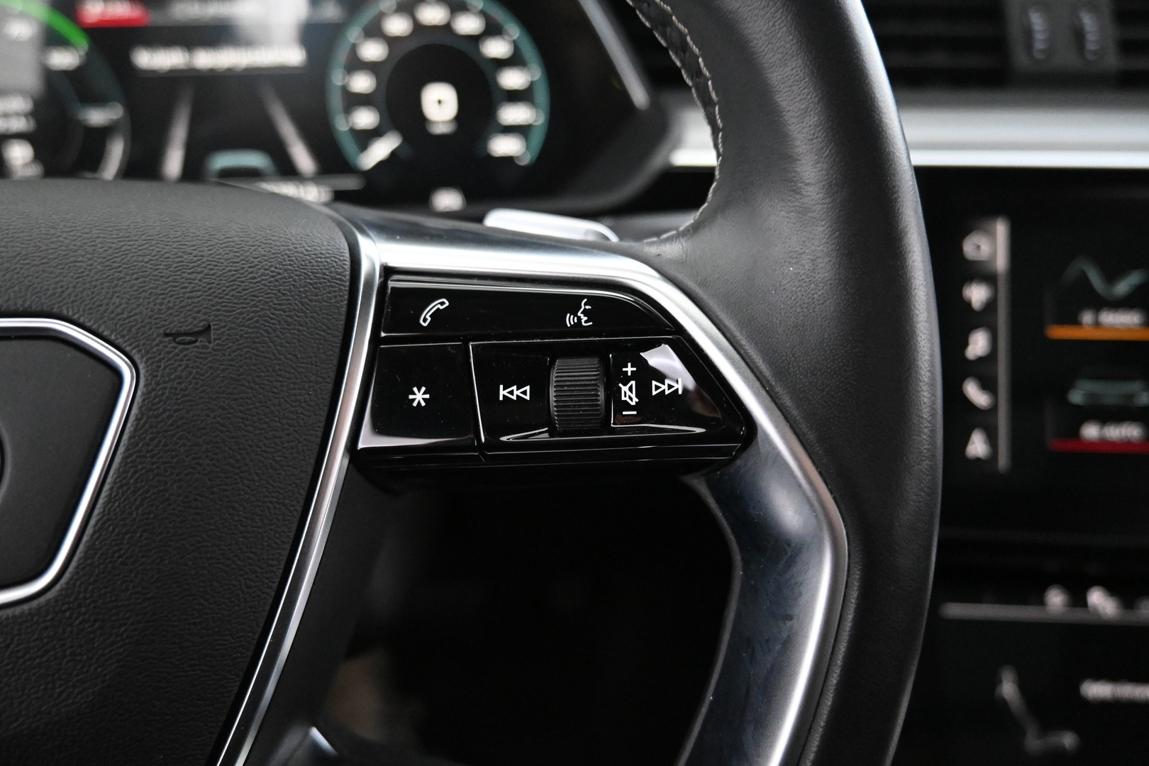 AUDI e-tron 2019