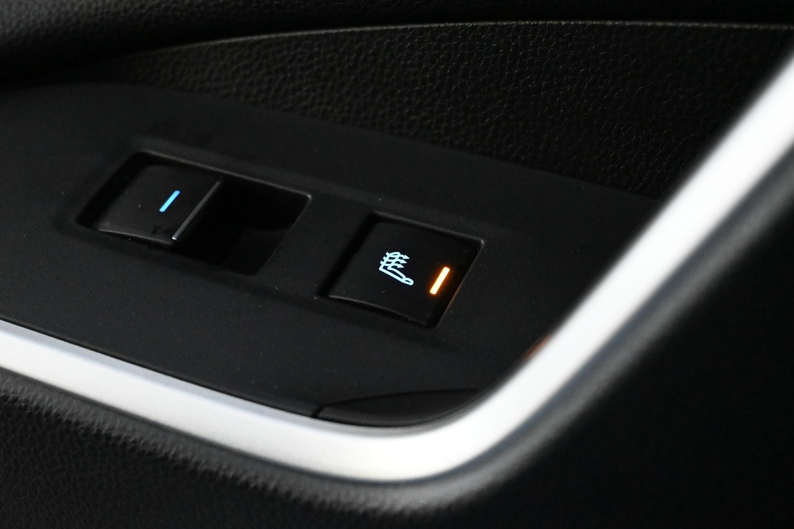 TOYOTA RAV4 PLUG-IN 2021