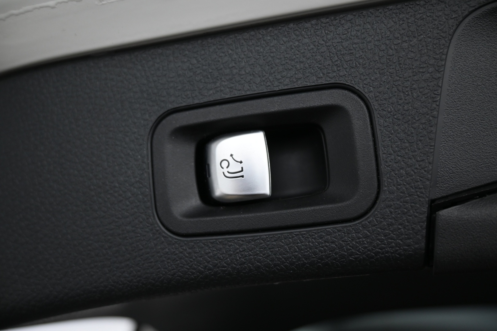 MERCEDES-BENZ C 2016