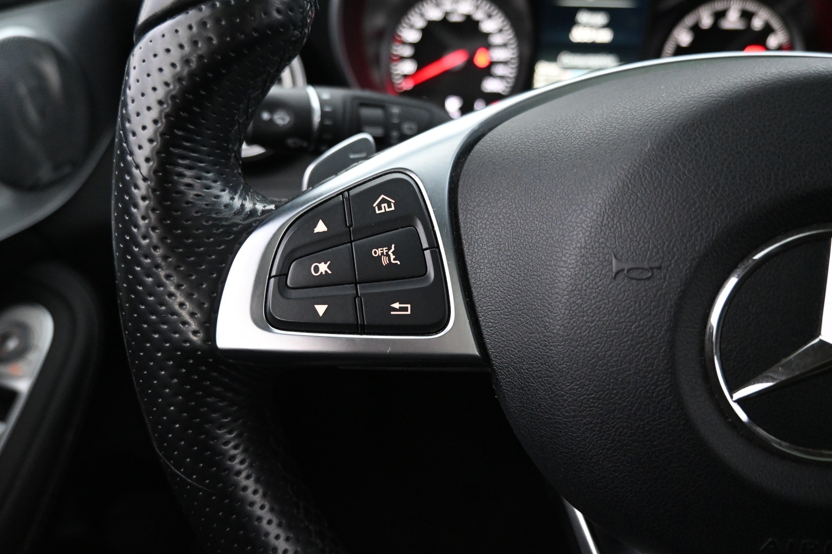 MERCEDES-BENZ C 2016