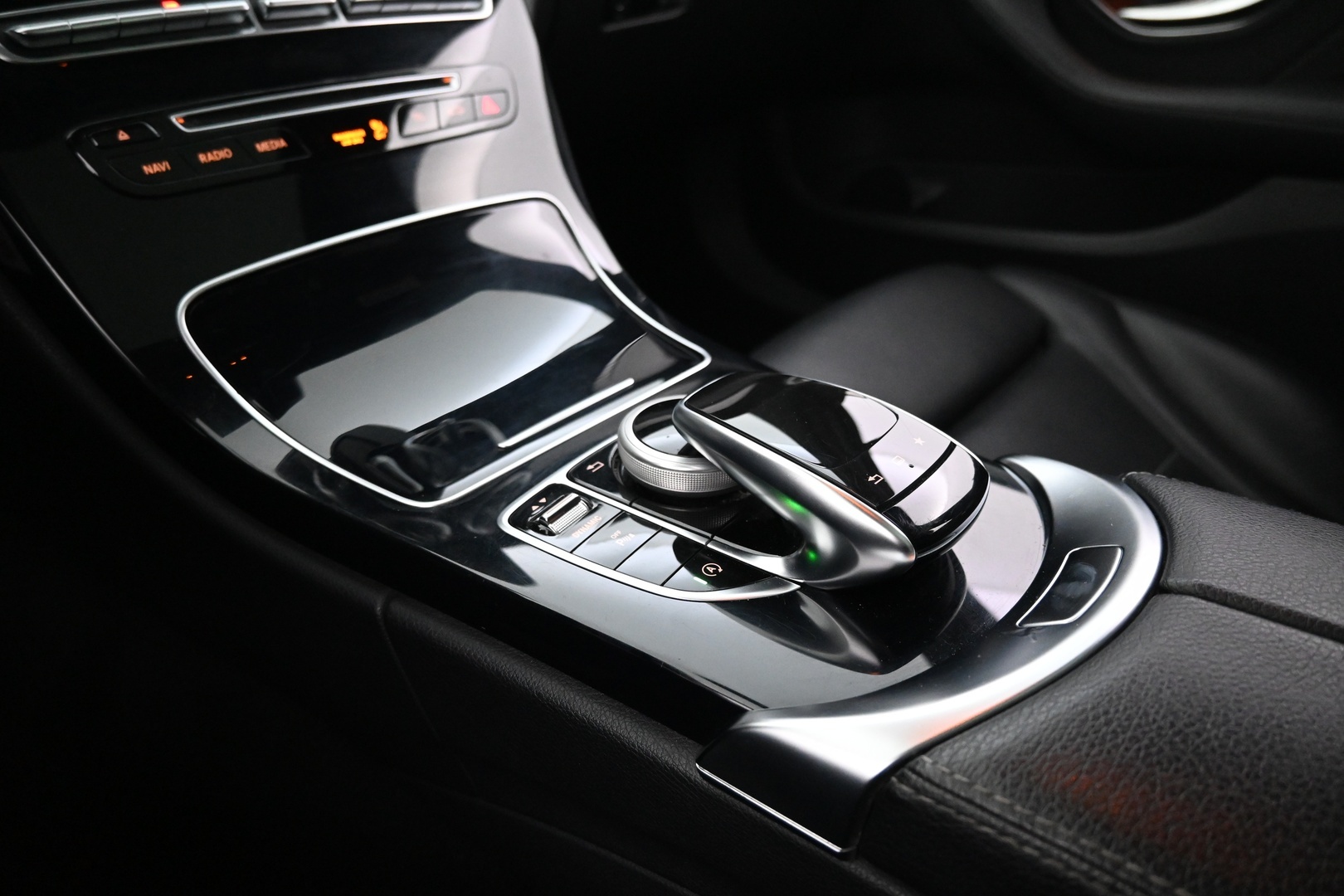 MERCEDES-BENZ C 2016