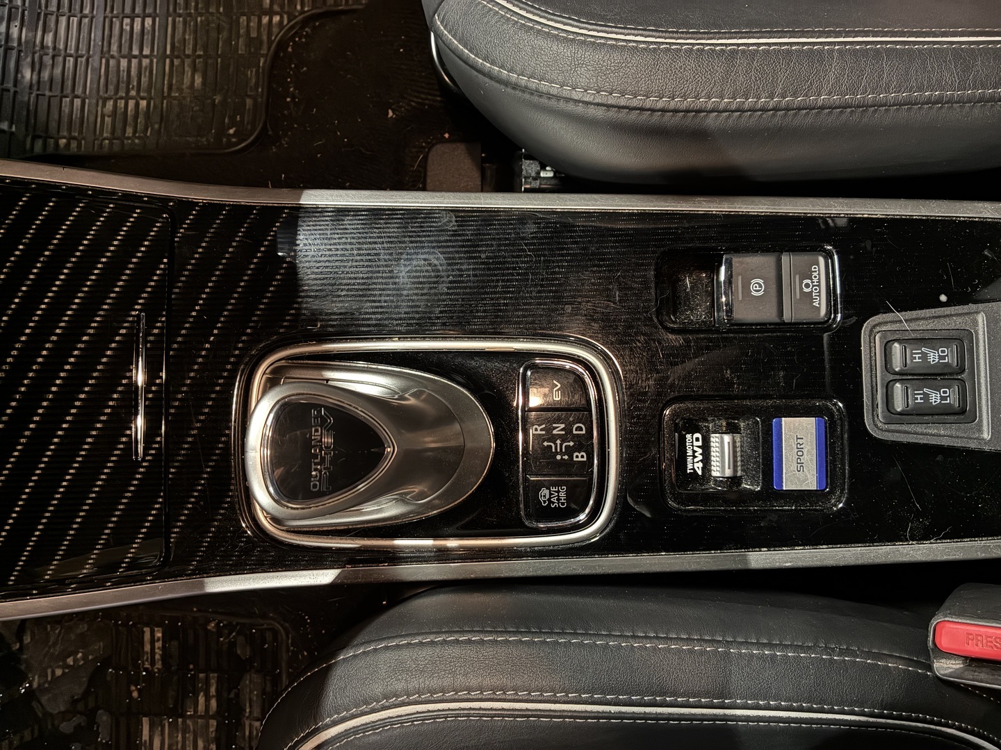 MITSUBISHI Outlander 2020