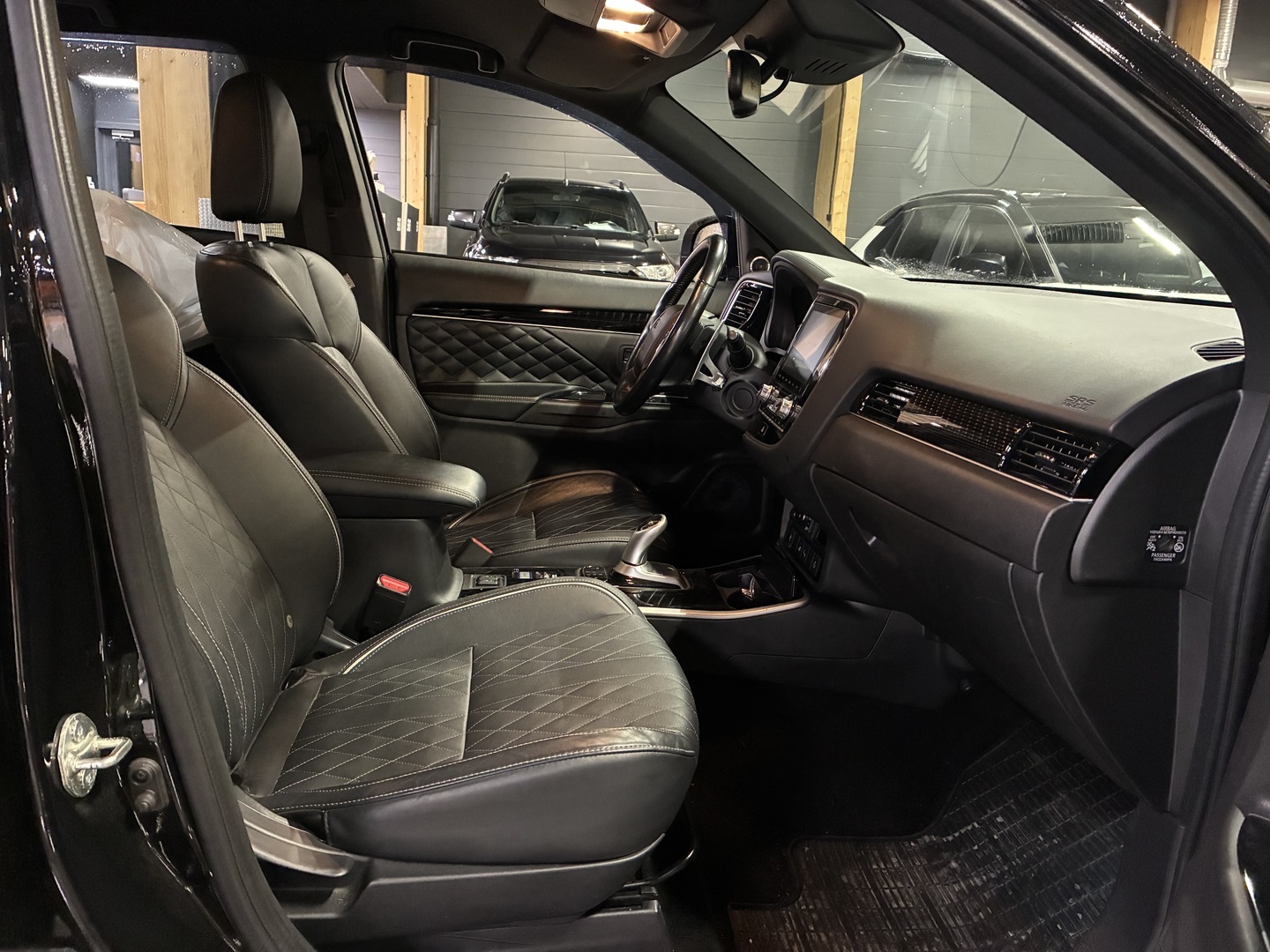 MITSUBISHI Outlander 2020