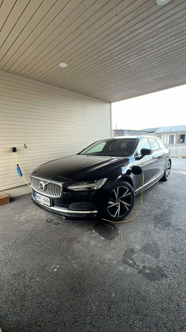 VOLVO V90 2021
