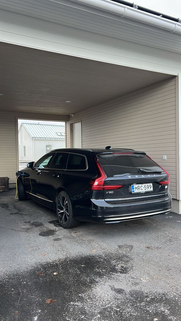 VOLVO V90 2021
