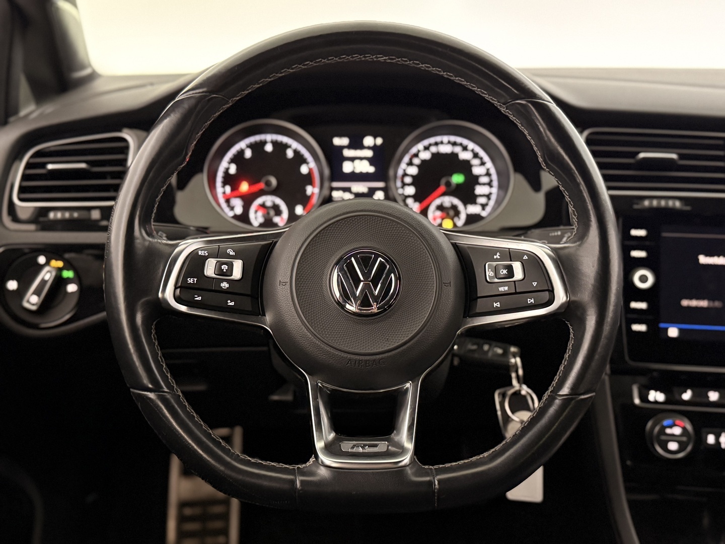 VOLKSWAGEN Golf 2019