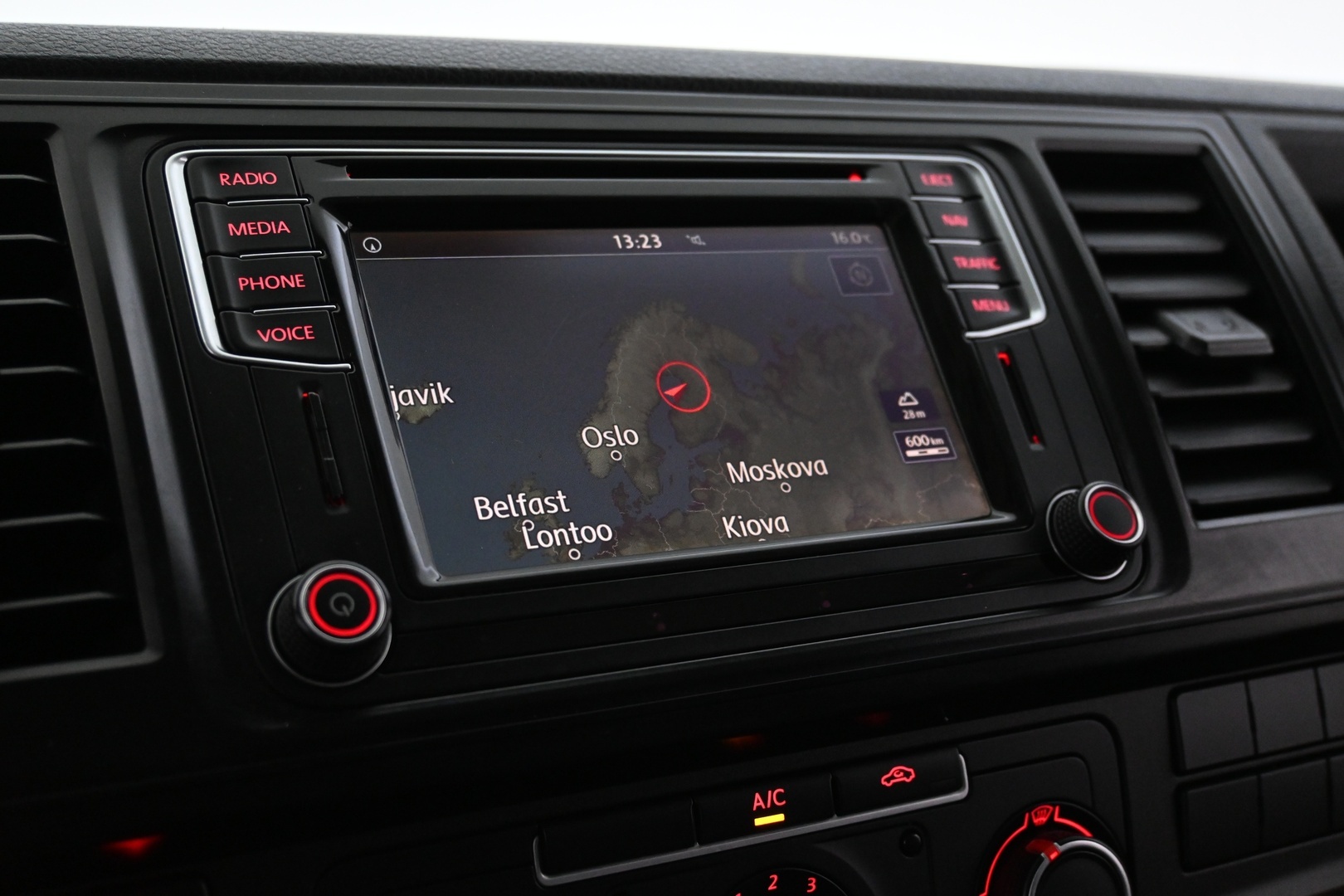 VOLKSWAGEN Transporter 2016