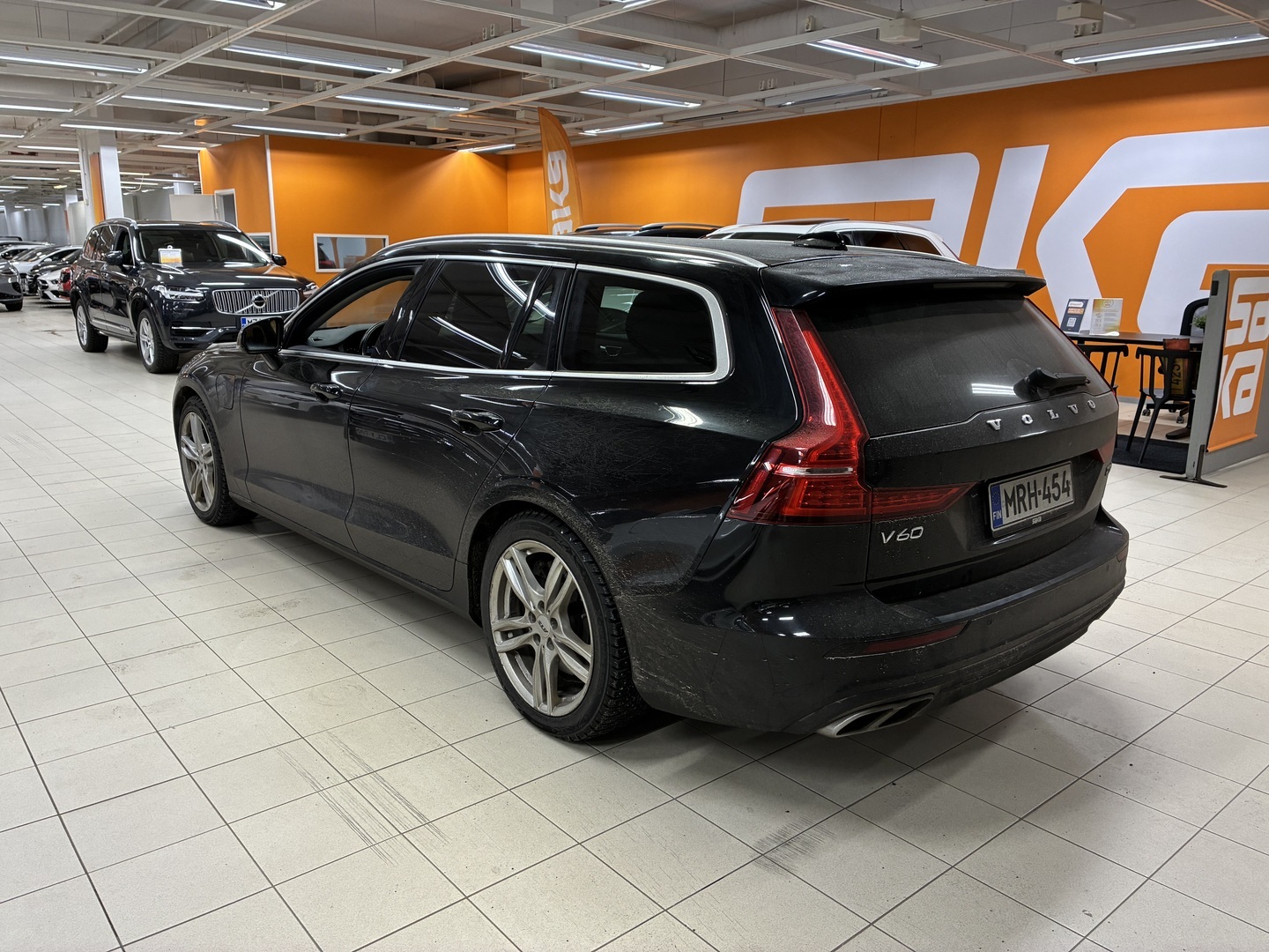 VOLVO V60 2020