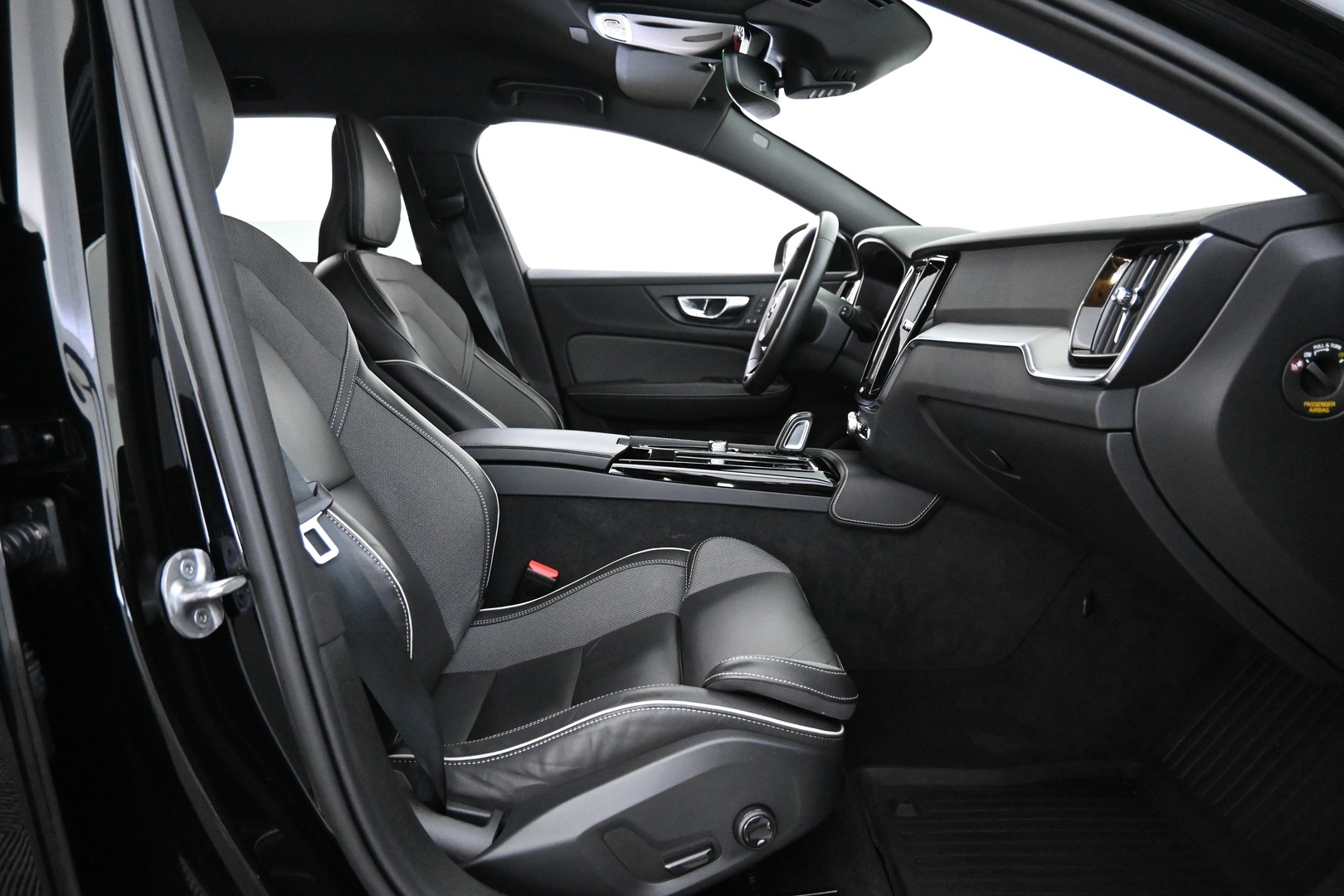 VOLVO V60 2022