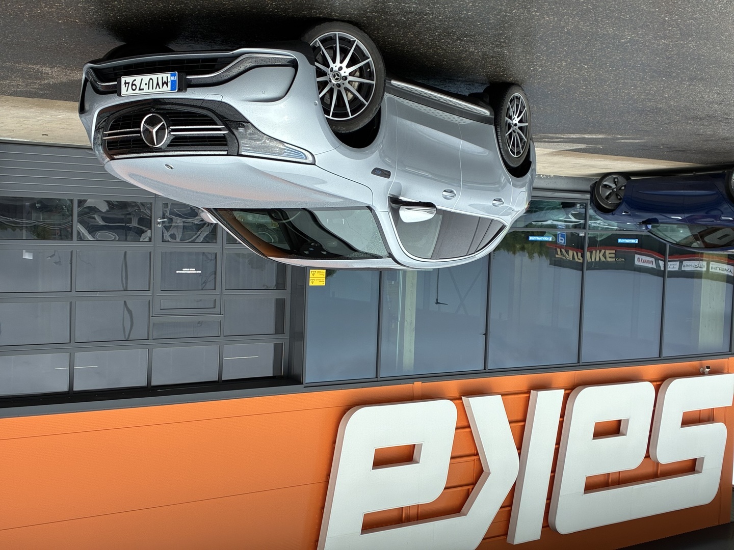 MERCEDES-BENZ EQC 2021