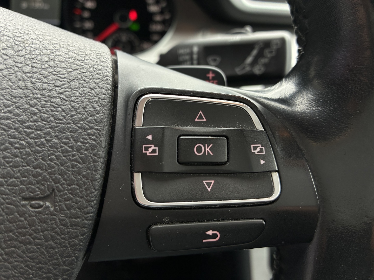 VOLKSWAGEN Passat 2012