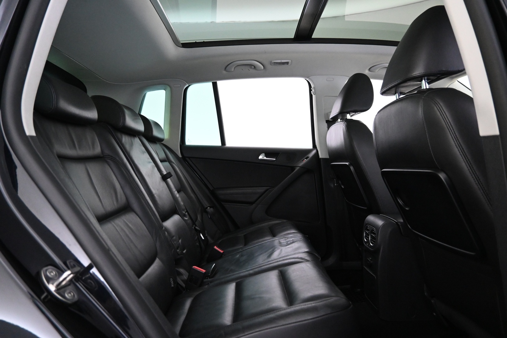 VOLKSWAGEN Tiguan 2011