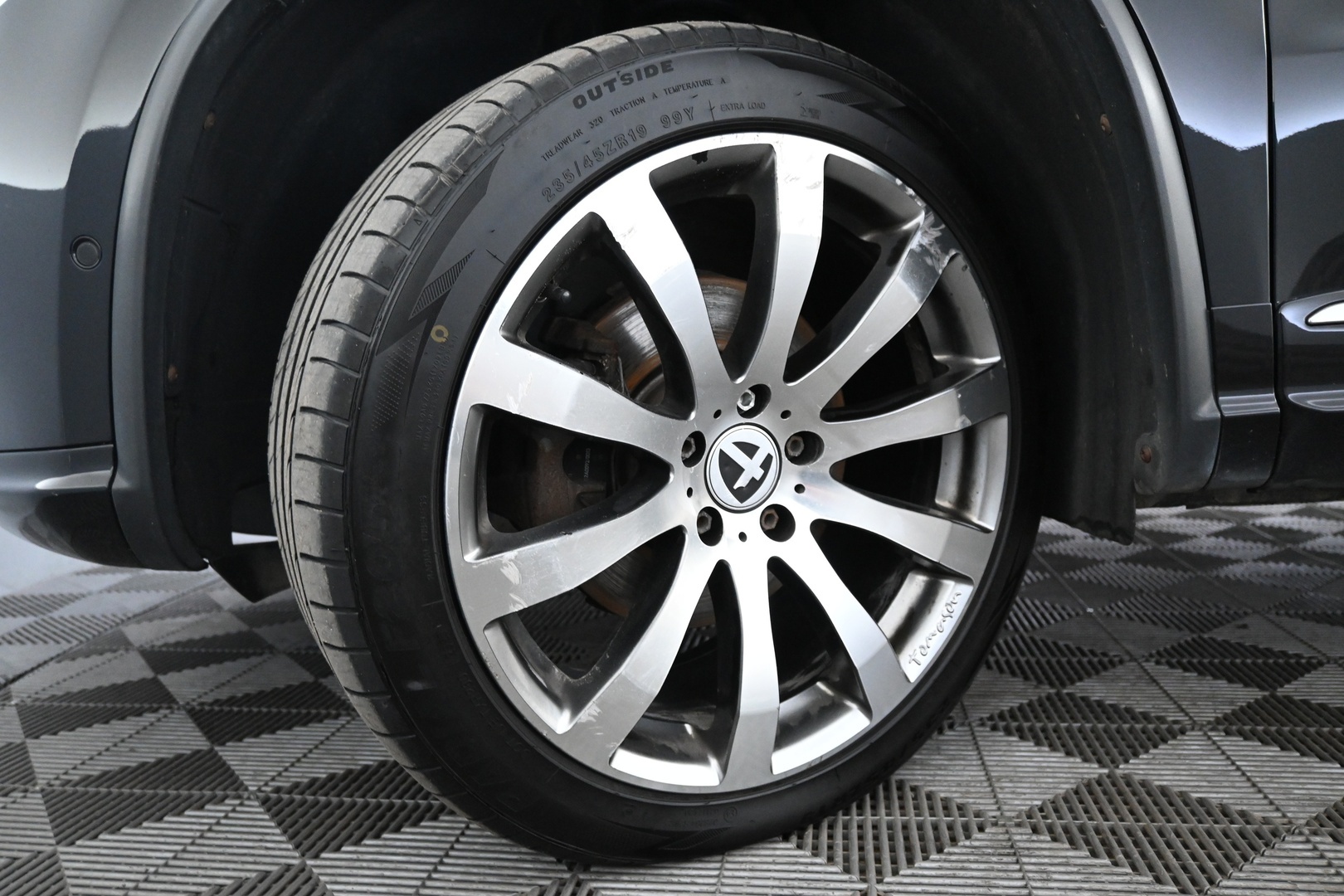 VOLKSWAGEN Tiguan 2011