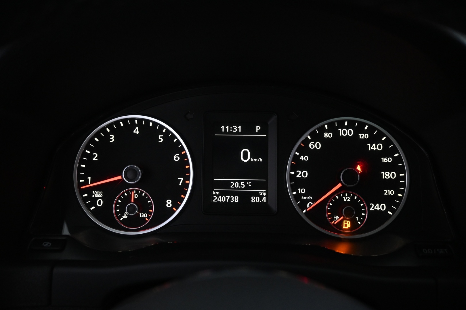 VOLKSWAGEN Tiguan 2011