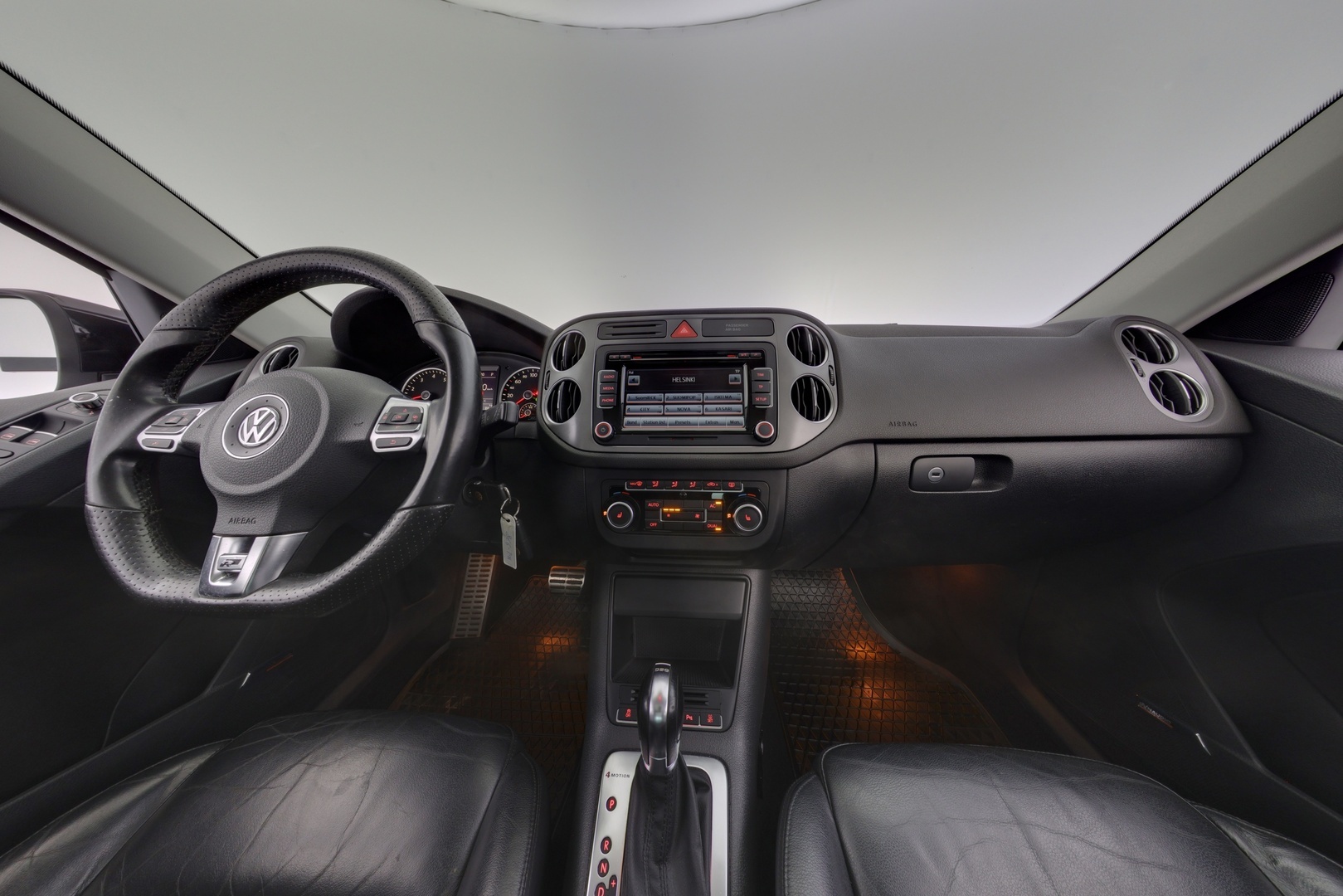 VOLKSWAGEN Tiguan 2011