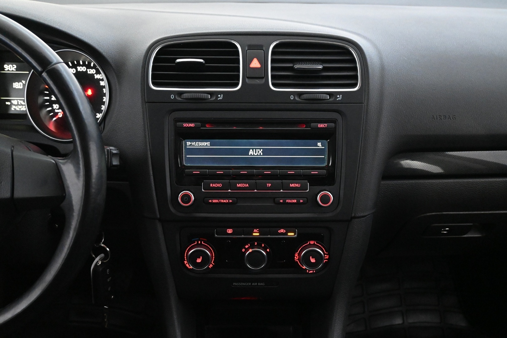 VOLKSWAGEN Golf 2012