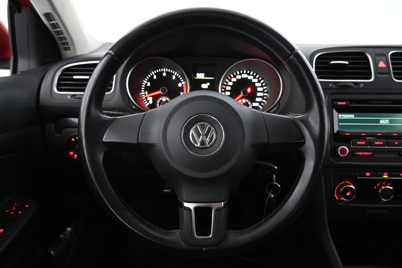 VOLKSWAGEN Golf 2012